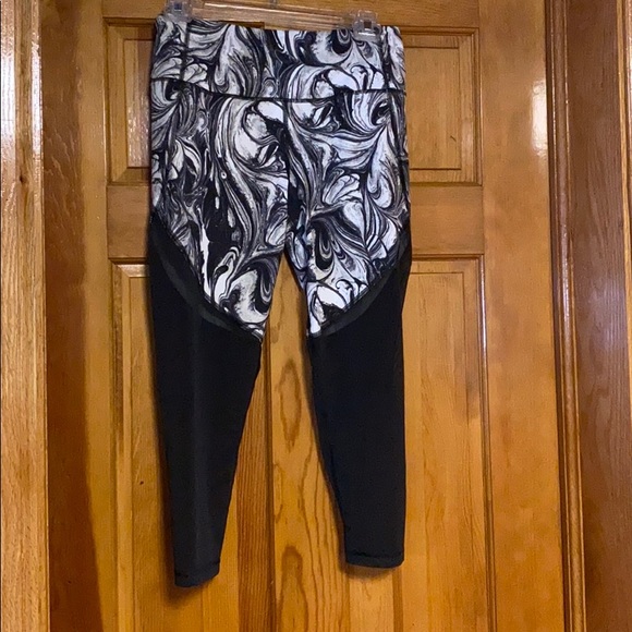 Victoria's Secret Pants - Victoria’s Secret- Victoria Sport crop legging